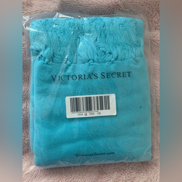 VICTORIA'S SECRET PINK BOYFRIEND LARGE BLANKET IN TEAL BLUE - Picture 2 of 4